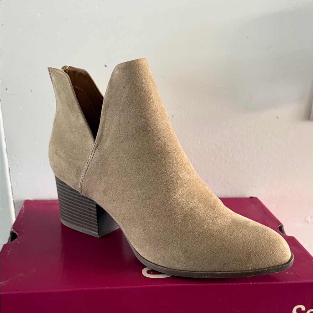 SO Women's Beige Ankle Booties